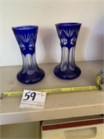 2 Vases