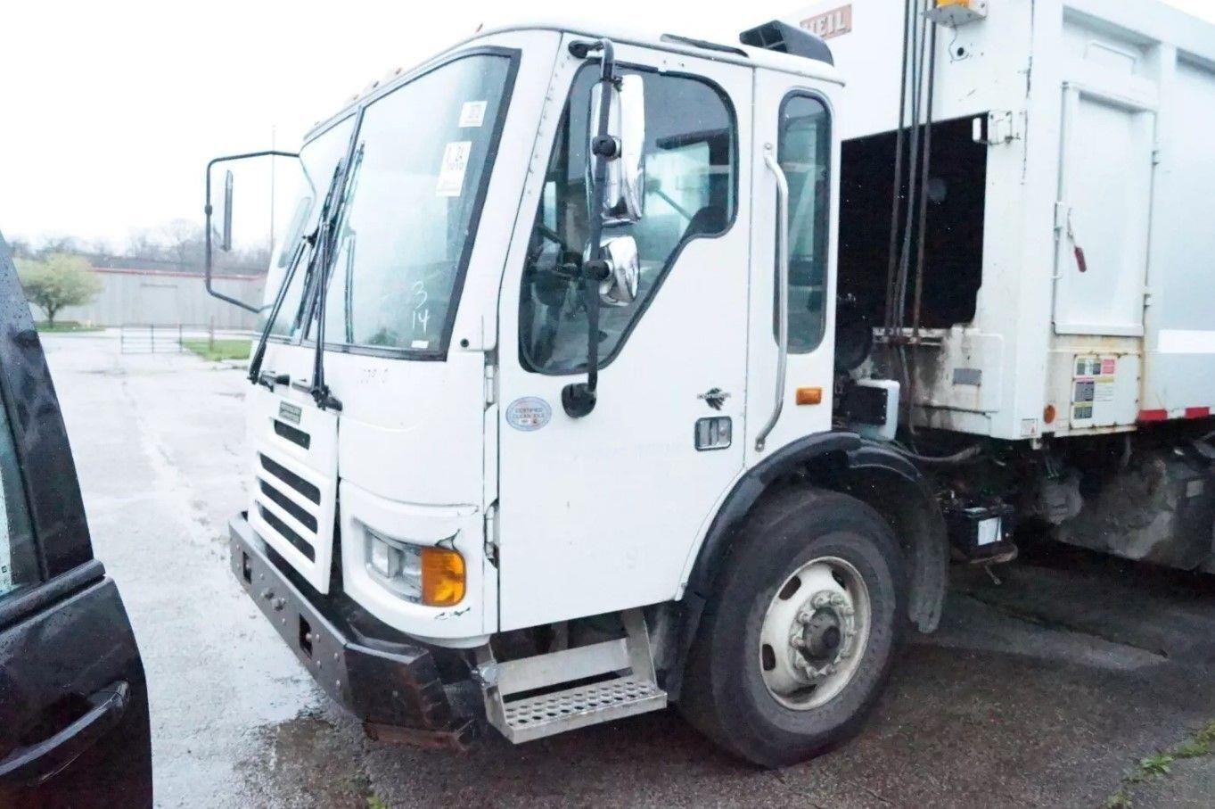 2010 American La France Condor Heavy Duty Truck