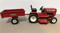 Ertl 1/12 Snapper Lawn Tractor Mower And Trailer