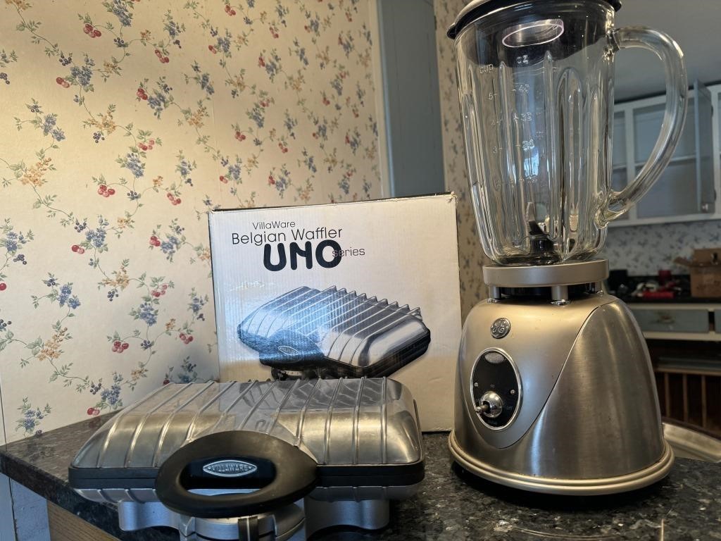 Uno Belgian Waffle Maker & GE Stainless Blender