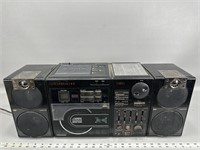 Old-school boombox CD soundmachine D8850