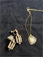 Beauriful vintage screws on earrings and necklace