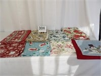 Vinyl Christmas Table Cloths & 2 Placemats