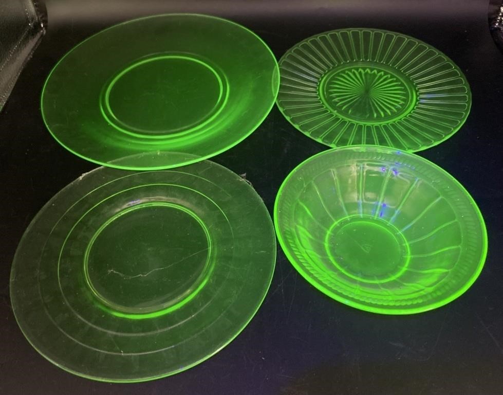 Uranium Glass Plates and Bowl, 6-10in
(Bidding