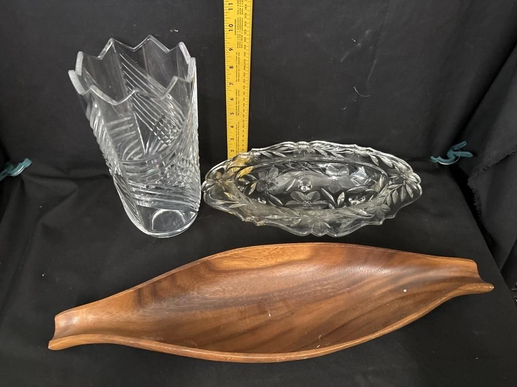 glass vase and dish snd wood dish