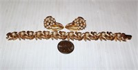 Vintage Goldtone & Pearl Bracelet & Clip Earrings