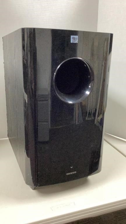 Onkyo Model SKW-750 powered subwoofer. Works per