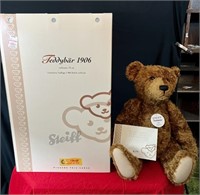 Collectible large Teddybar 1906 in box with