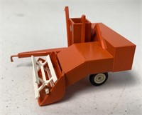 1/64 Allis Chalmers All Crop Combine