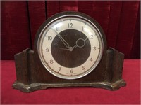 Genelax Great Britain Electric Mantel Clock - Note