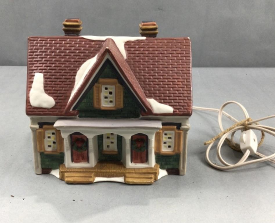 Dickens Collectibles Towne Series Lighted