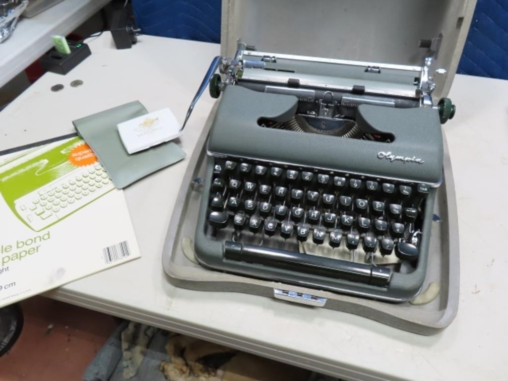 Vintage OLYMPIA  Typewriter in Metal Case