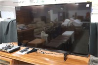 PANASONIC 47" LED TELEVISION JUNE 2017 WITH