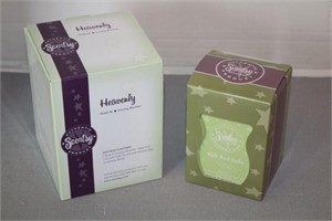 SCENTSY BRAND NEW "HEAVENLY" PLUG IN & WAX CUBES