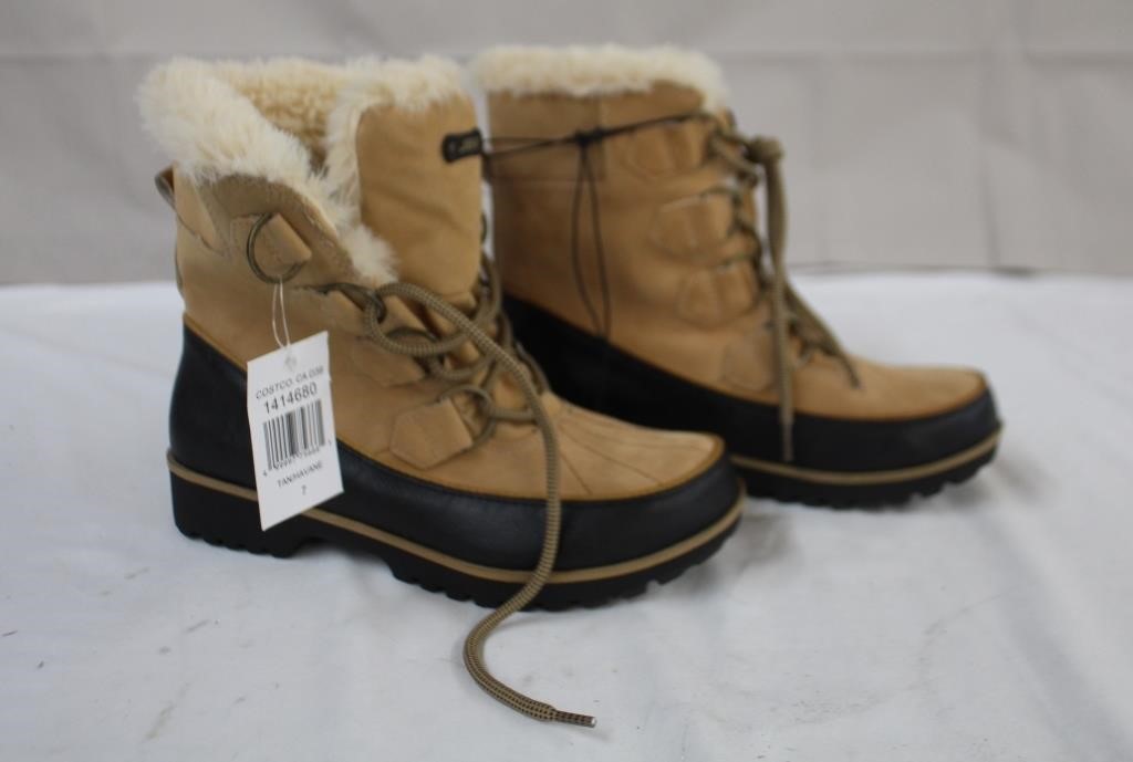 Costco ladies size 7 JBU boots, new with tags