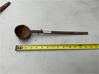 Cast iron ladle – sizes in picture