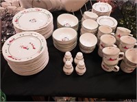 86-piece set of Pfaltzgraff dinnerware Snow