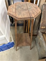 Antique wood plant stand. 12 inches in diameter