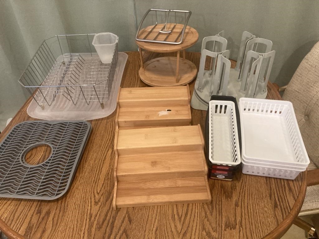 Kitchen Storage and Cleaning Lot