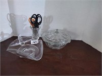 Covered candy dish, US glass Co triangle nappy