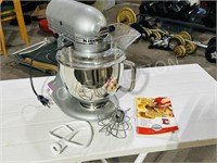 Kitchen Aid "Artisan" stand mixer - working