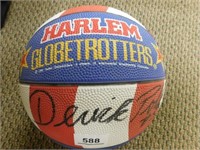 HARLEM GLOBETROTTERS BASKETBALL SIGNED