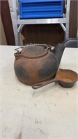 Cast Iron Tea/Coffee Pot. Cast Iron Pouring