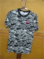 Kids Nike Sz L Tee