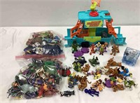 Scooby Doo Toys and Mystery Machine