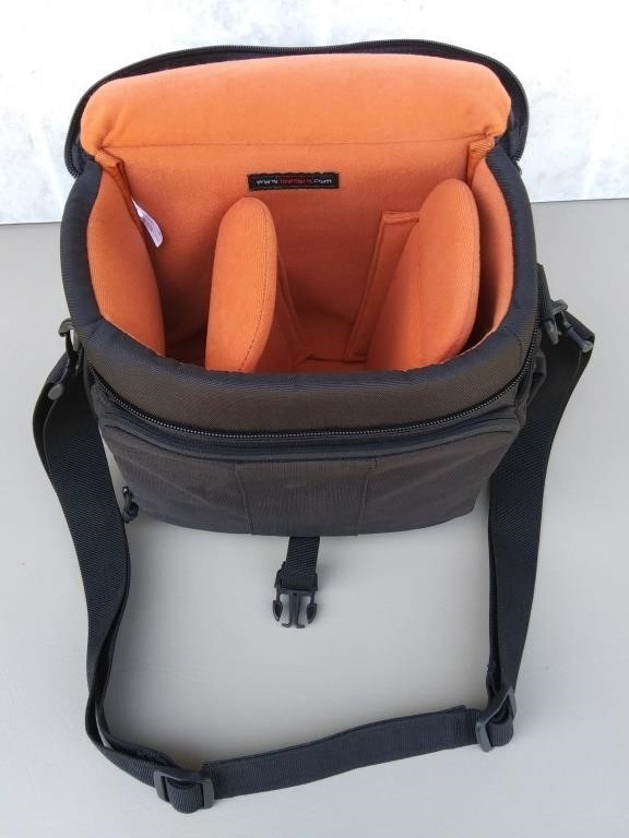 F1) Camera Bag, Like New, Lowepro, carry strap