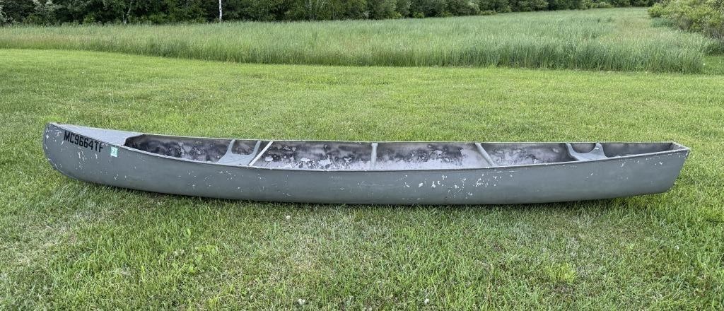 Aluminum Canoe, 17ft, flat end for motor, floats