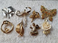 Nice Lot Women's Brooches
