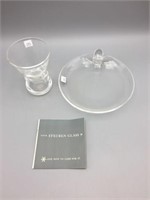A lot of 2 Steuben colorless glass items