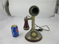 Téléphone vintage à boutons pressoirs