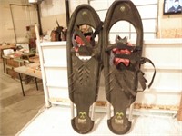 PAIR OF TUBBS SNOWSHOES