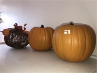 Pumpkins & Fall Decor