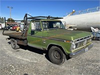 1973 Ford F-350 Flatbed Pickup Truck