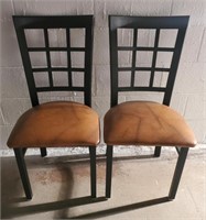 Lot of 2 industrial chairs.