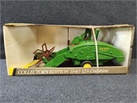 1:16 John Deere 1940 12A Combine