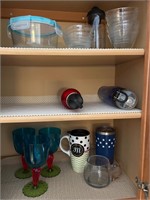 Assorted kitchen goods (plastic water goblets)