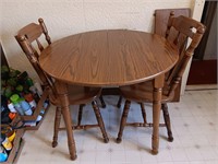 4 Piece Dinette Set. Table, 2 Chairs, 1 Leaf