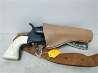 Fanner 50 1950's cap gun with holster and belt
