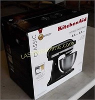 New KitchenAid 4.5 qt. Stand Mixer