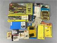 LARGE LOT OF N-SCALE TRAIN ACCESSORIES