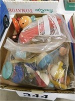 Vintage plastic toys - plastic ice cream scoops -