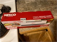 Nesco Vacuum Sealer - new