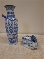 Blue/white vase & rabbit trinket box