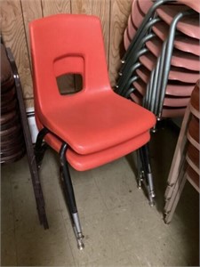 2 Stackable chairs