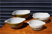 Pyrex Nesting Bowls