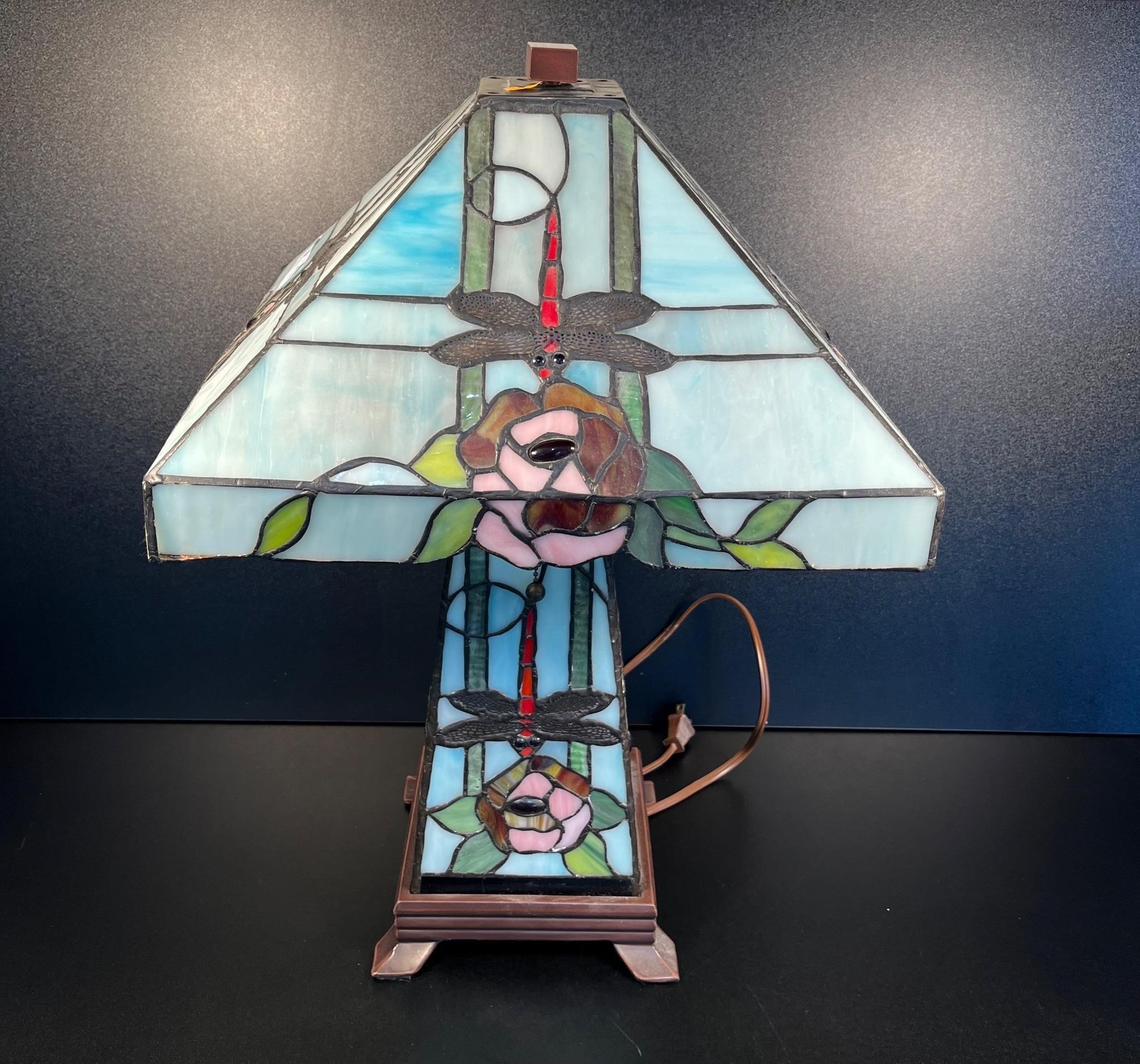 Stained Glass Dragonfly Table Lamp
